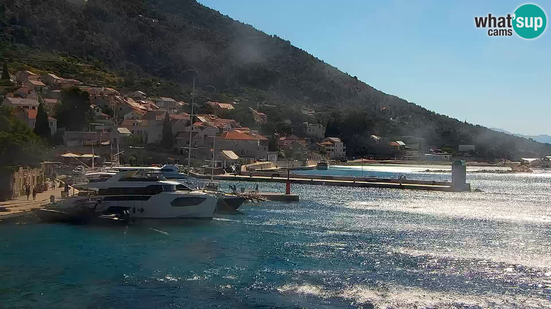 Webcam Bol Hafen & Ortszentrum – Liveblick aus Bol auf der Insel Brač