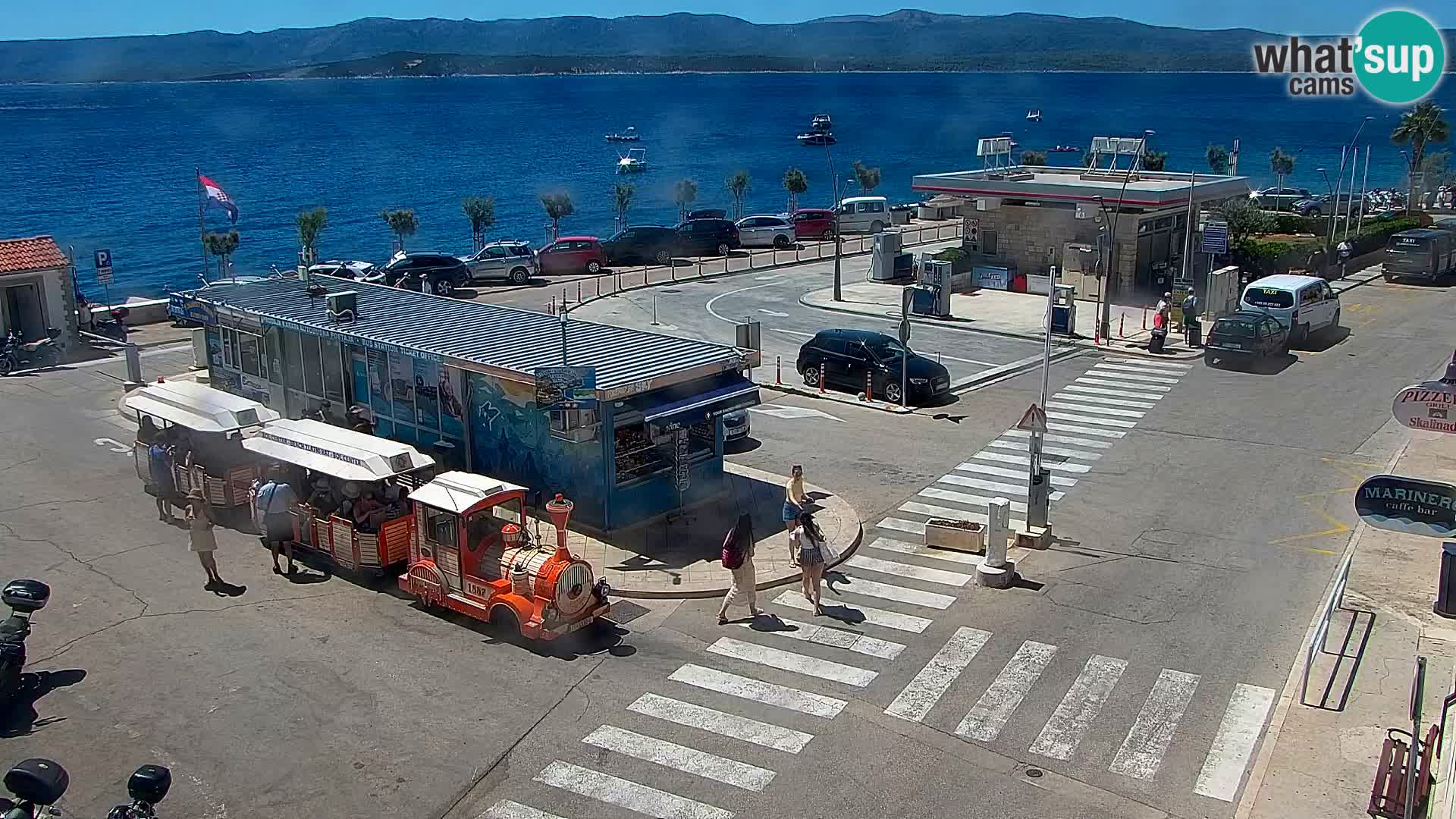 Web kamera Bol – Centar mjesta i marina | Pogled uživo
