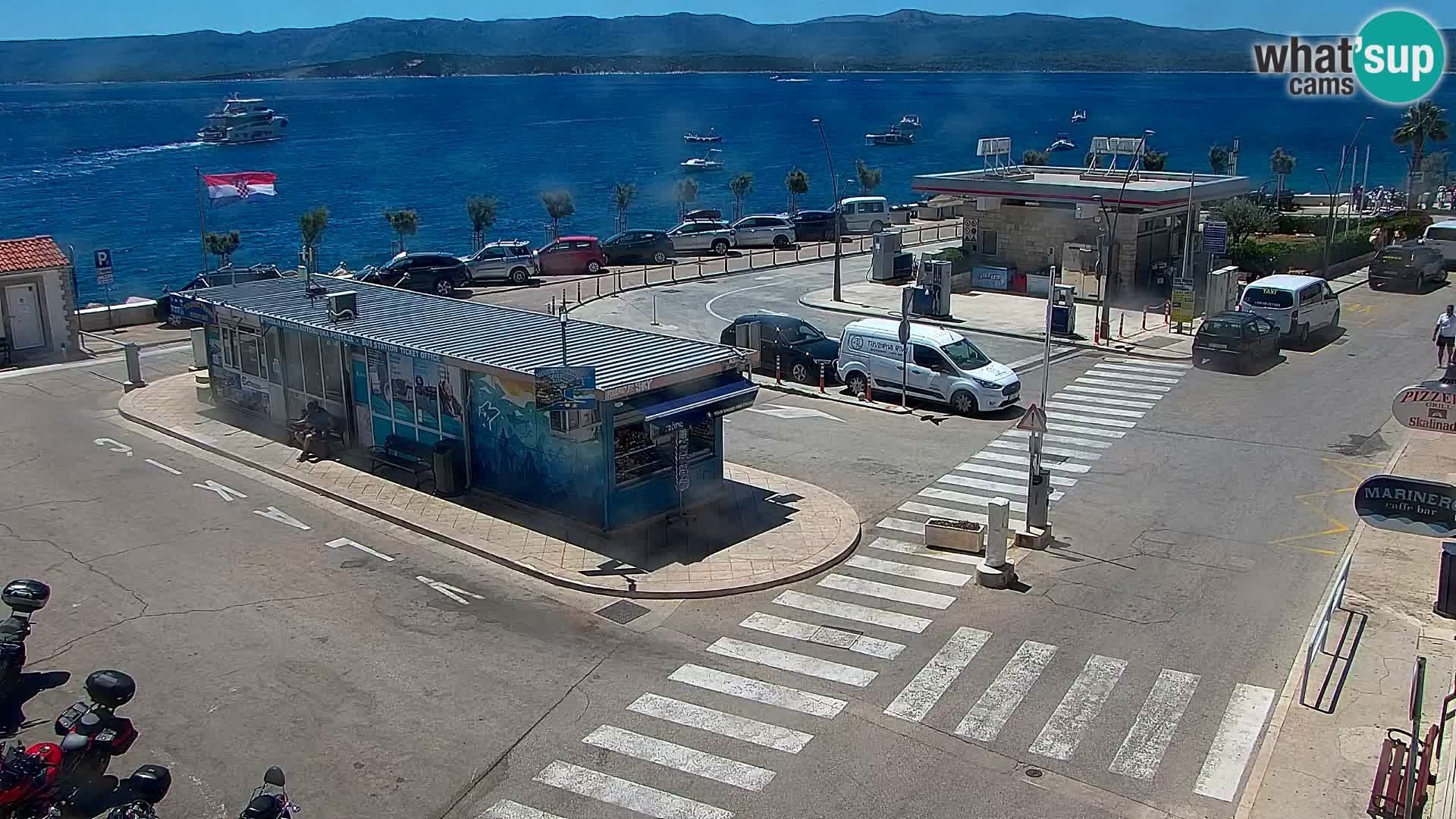 Webcam Bol Centro e Marina – Vista live dal porto di Bol