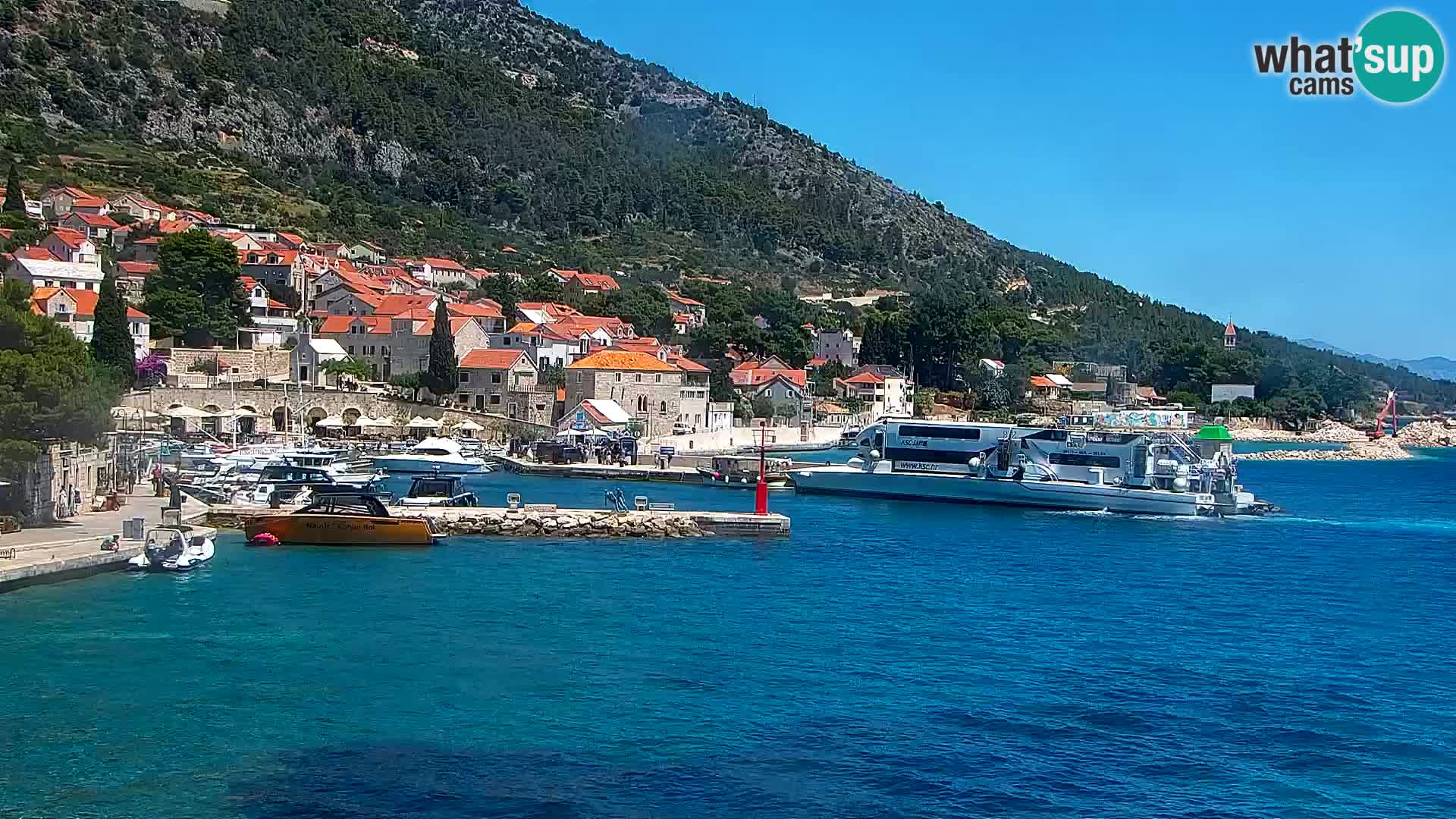 Webcam Bol Centro e Marina – Vista live dal porto di Bol