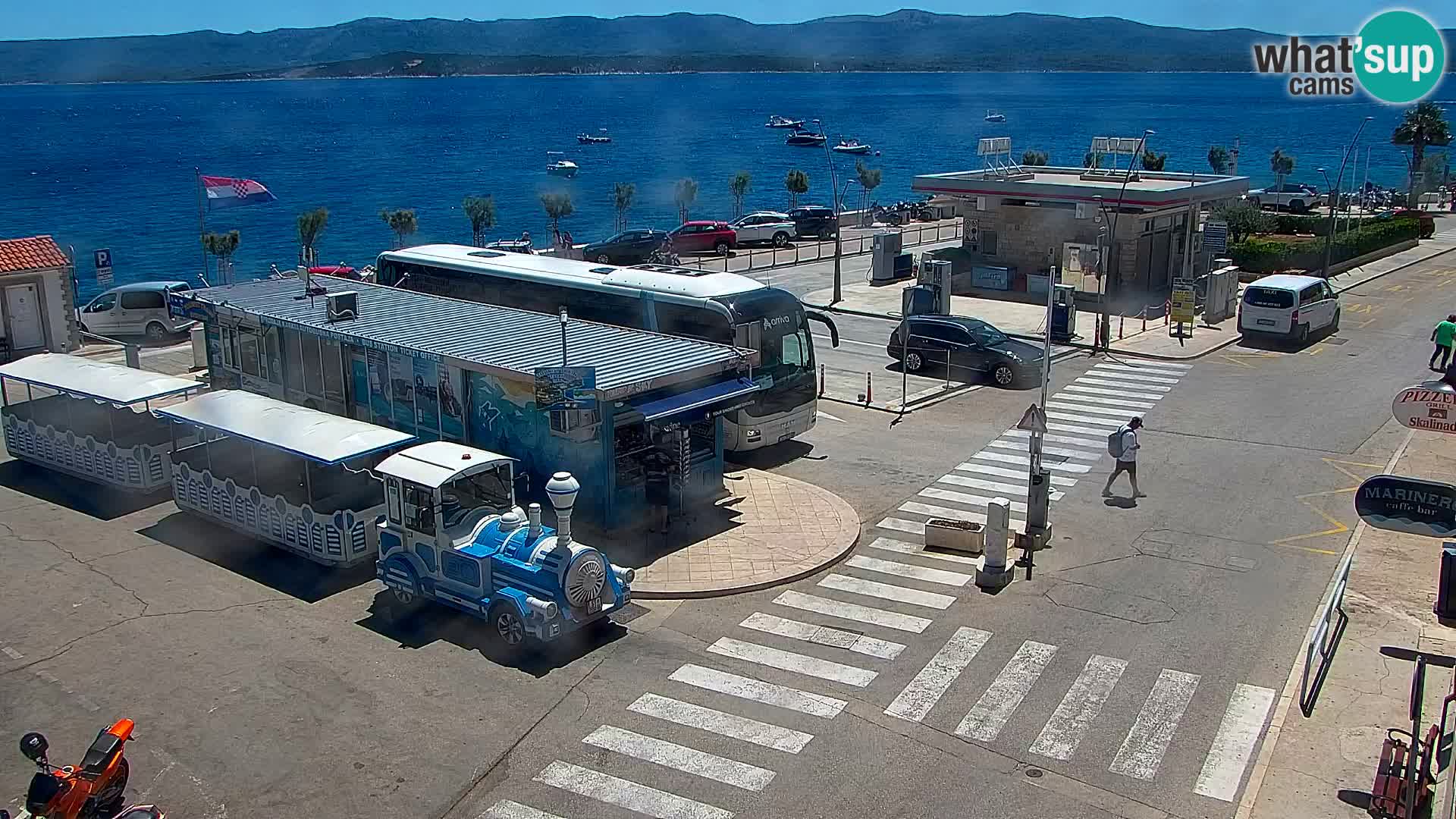Webcam Bol Centro e Marina – Vista live dal porto di Bol
