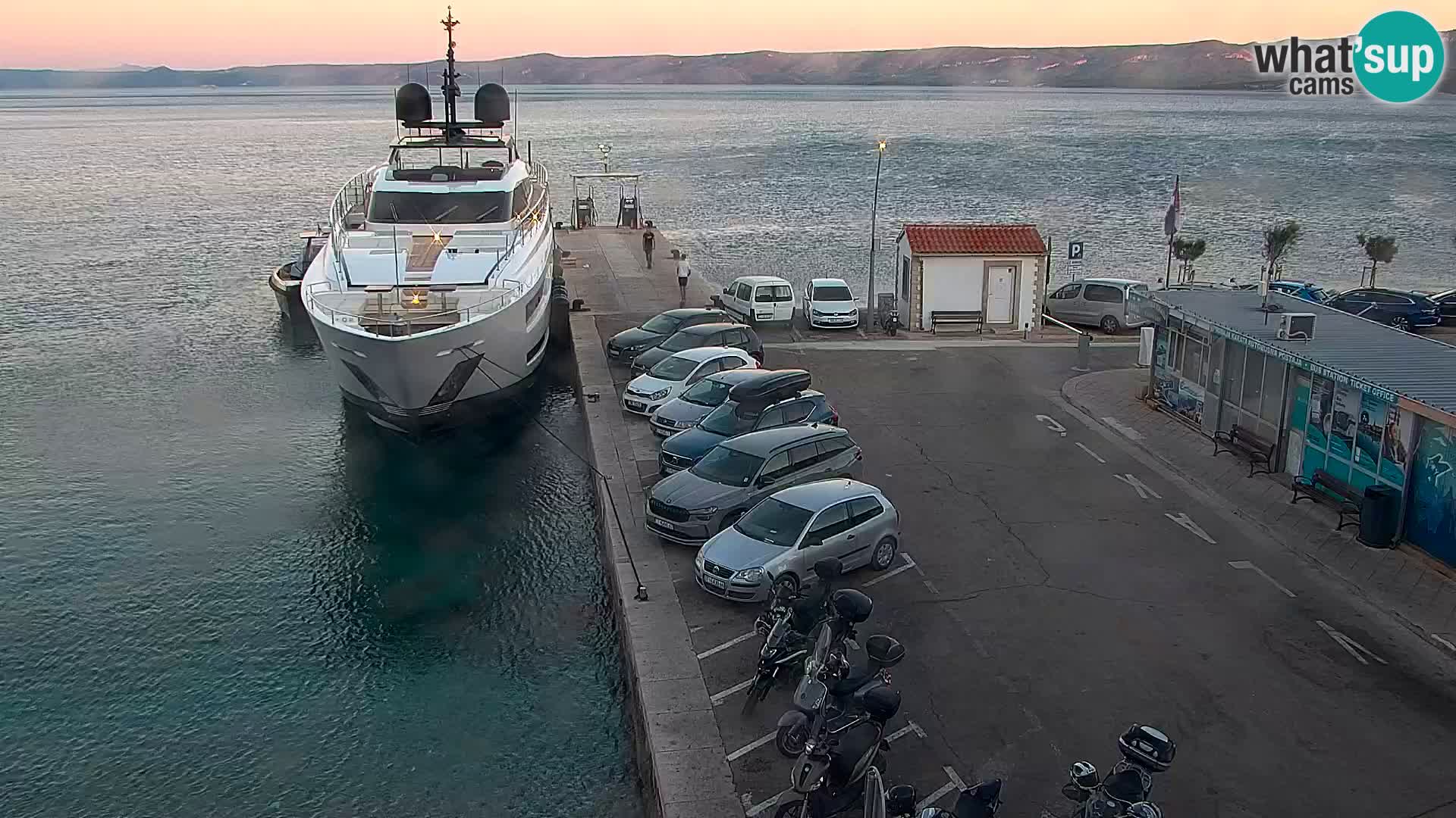 Webcam Bol Town Center & Marina – Live View from Bol, Brač
