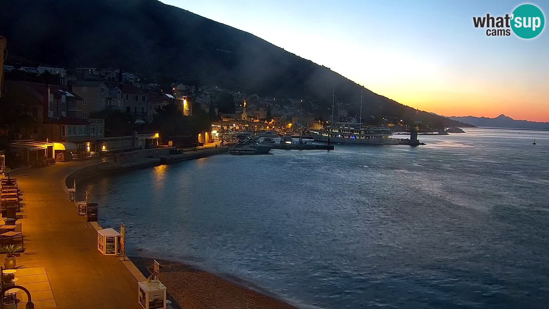 Webcam Bol Town Center & Marina – Live View from Bol, Brač