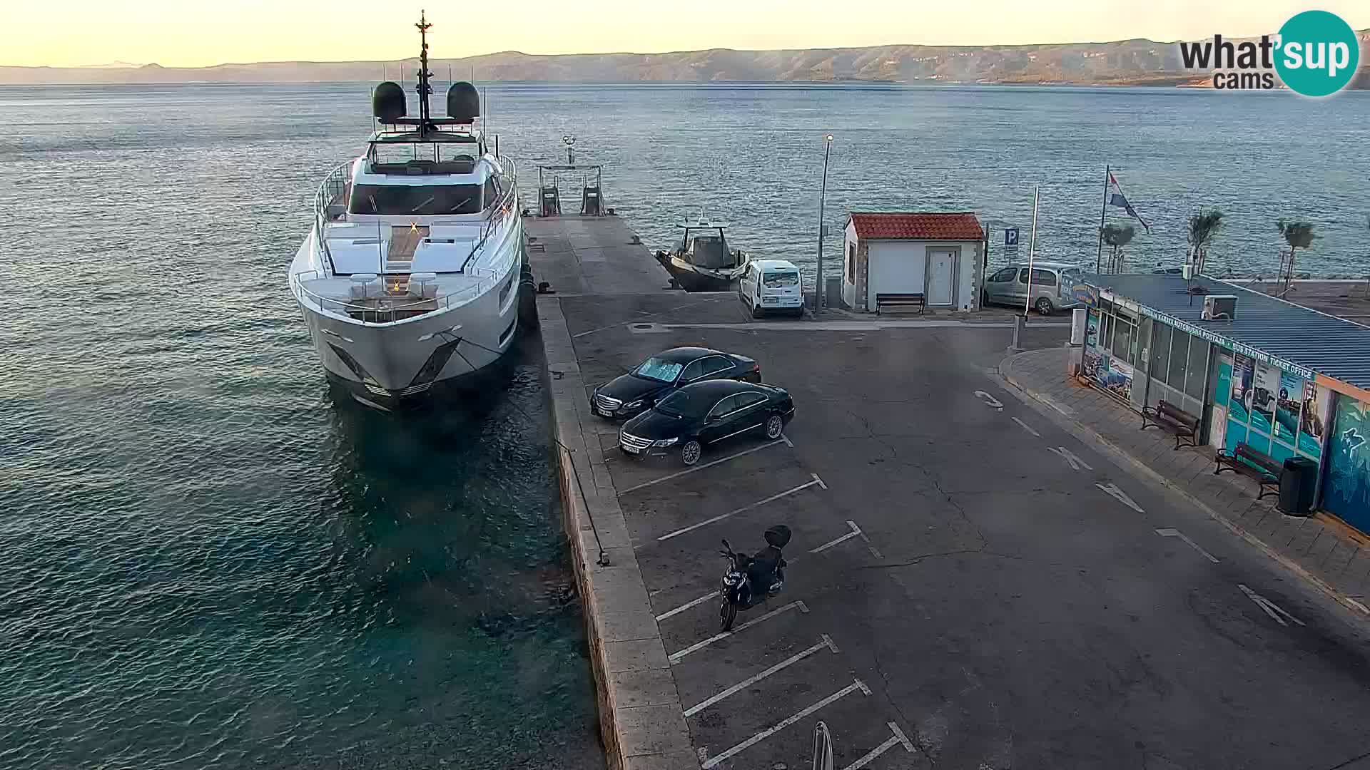 Webcam Bol Hafen & Ortszentrum – Liveblick aus Bol auf der Insel Brač