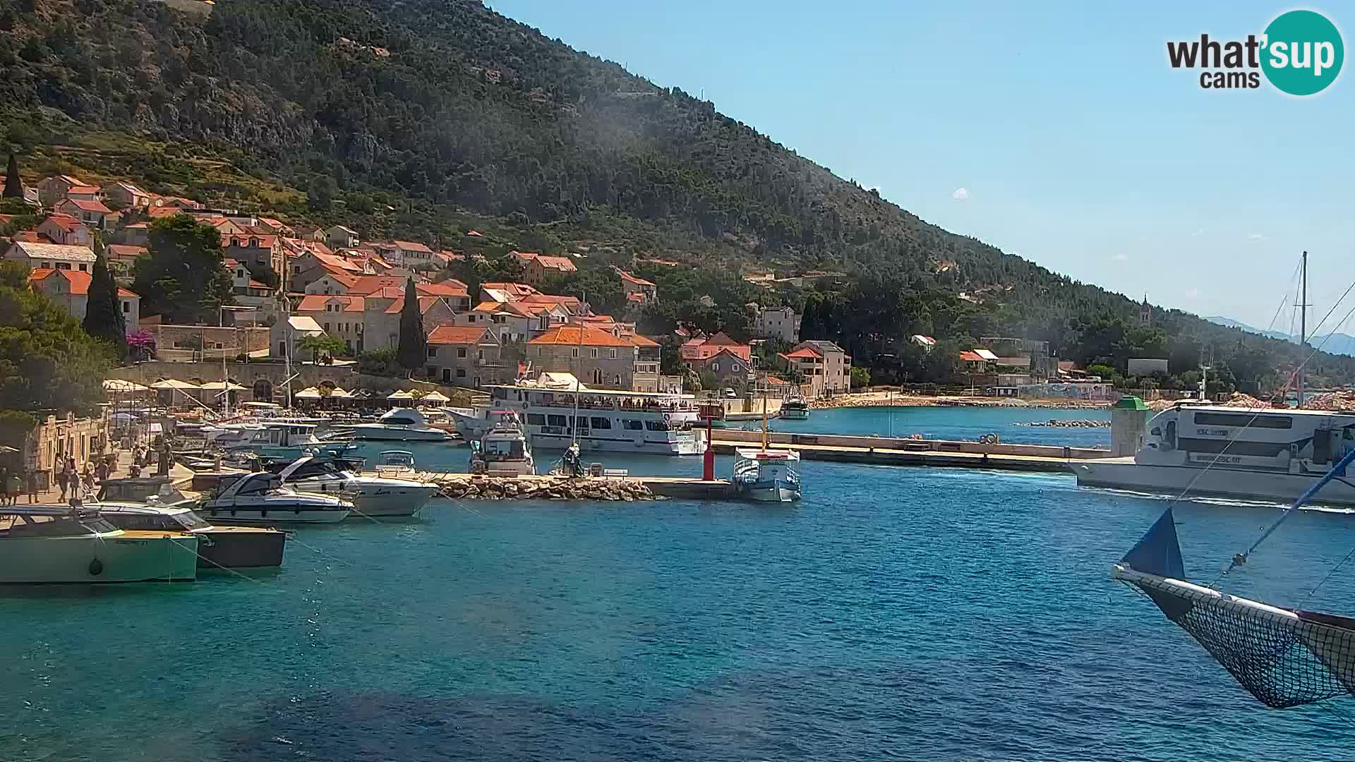 Webcam Bol Centro e Marina – Vista live dal porto di Bol