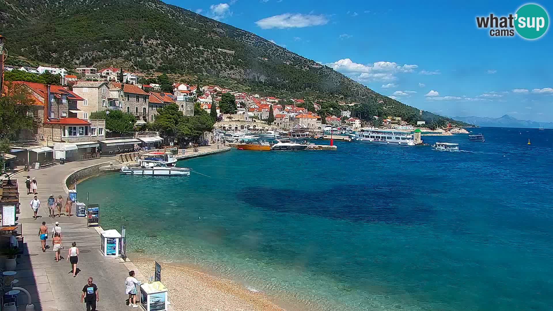 Web kamera Bol – Centar mjesta i marina | Pogled uživo