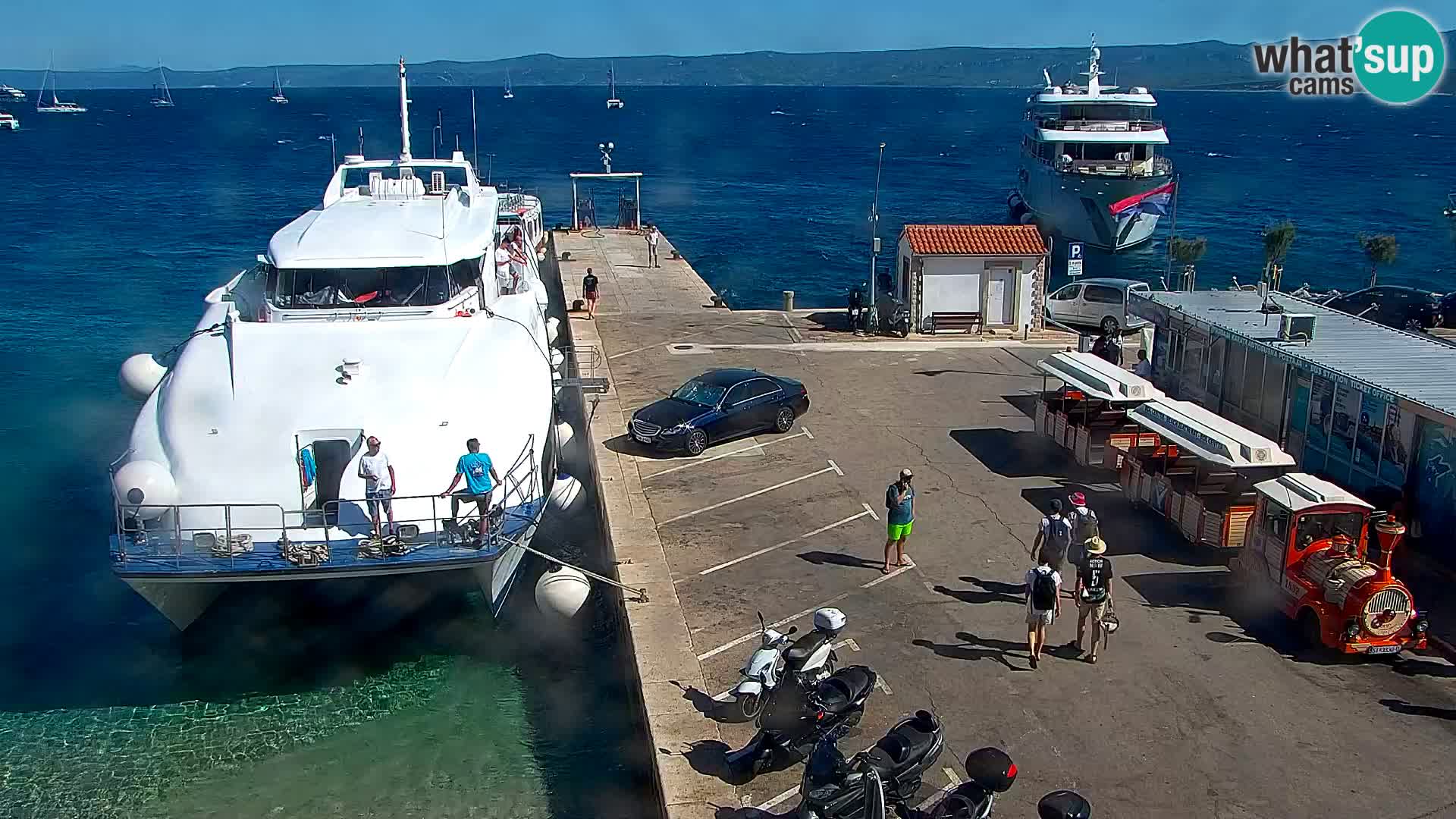 Webcam Bol Hafen & Ortszentrum – Liveblick aus Bol auf der Insel Brač