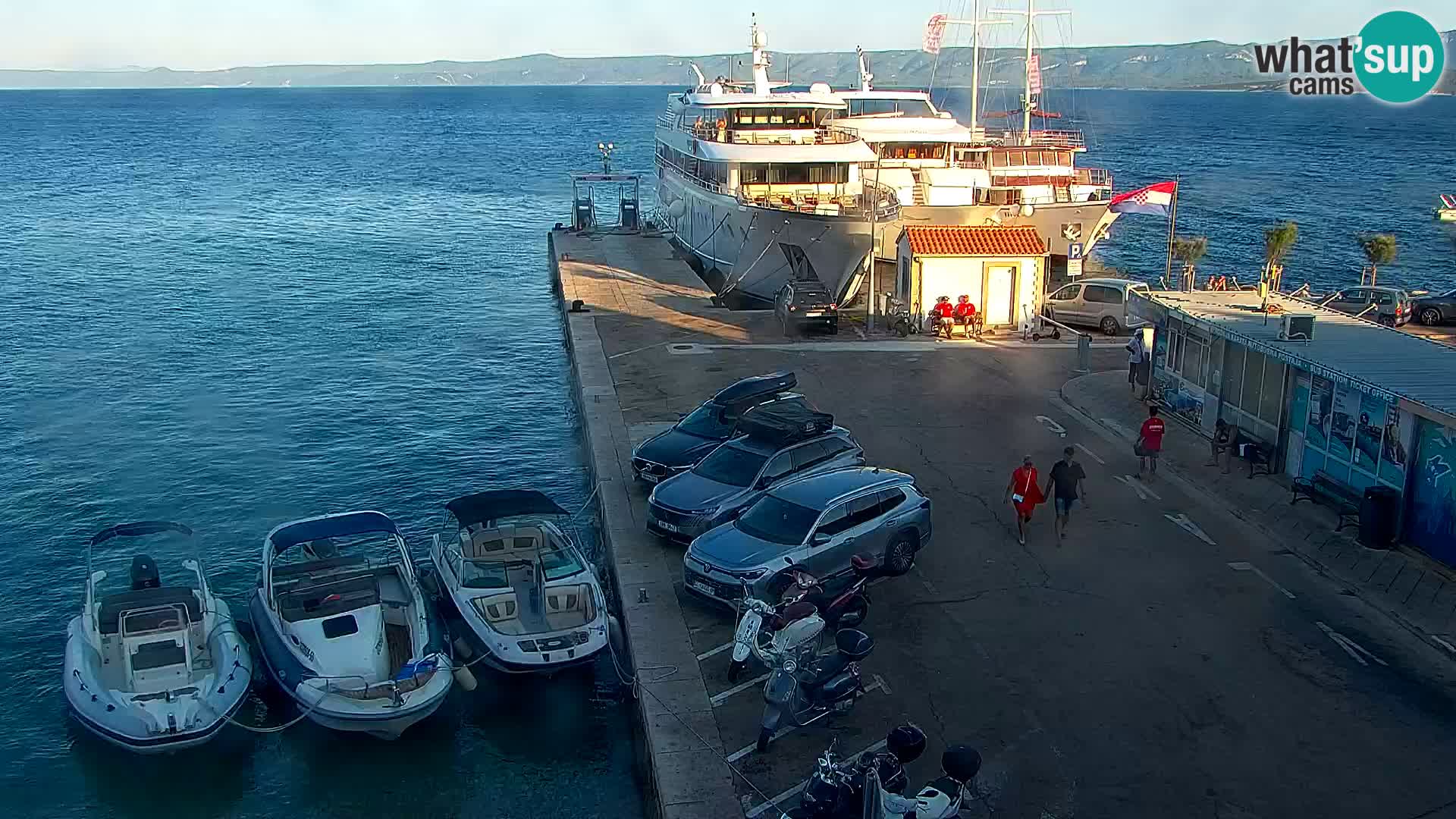 Webcam Bol Town Center & Marina – Live View from Bol, Brač