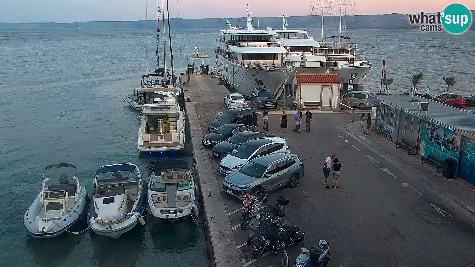 Webcam Bol Hafen & Ortszentrum – Liveblick aus Bol auf der Insel Brač