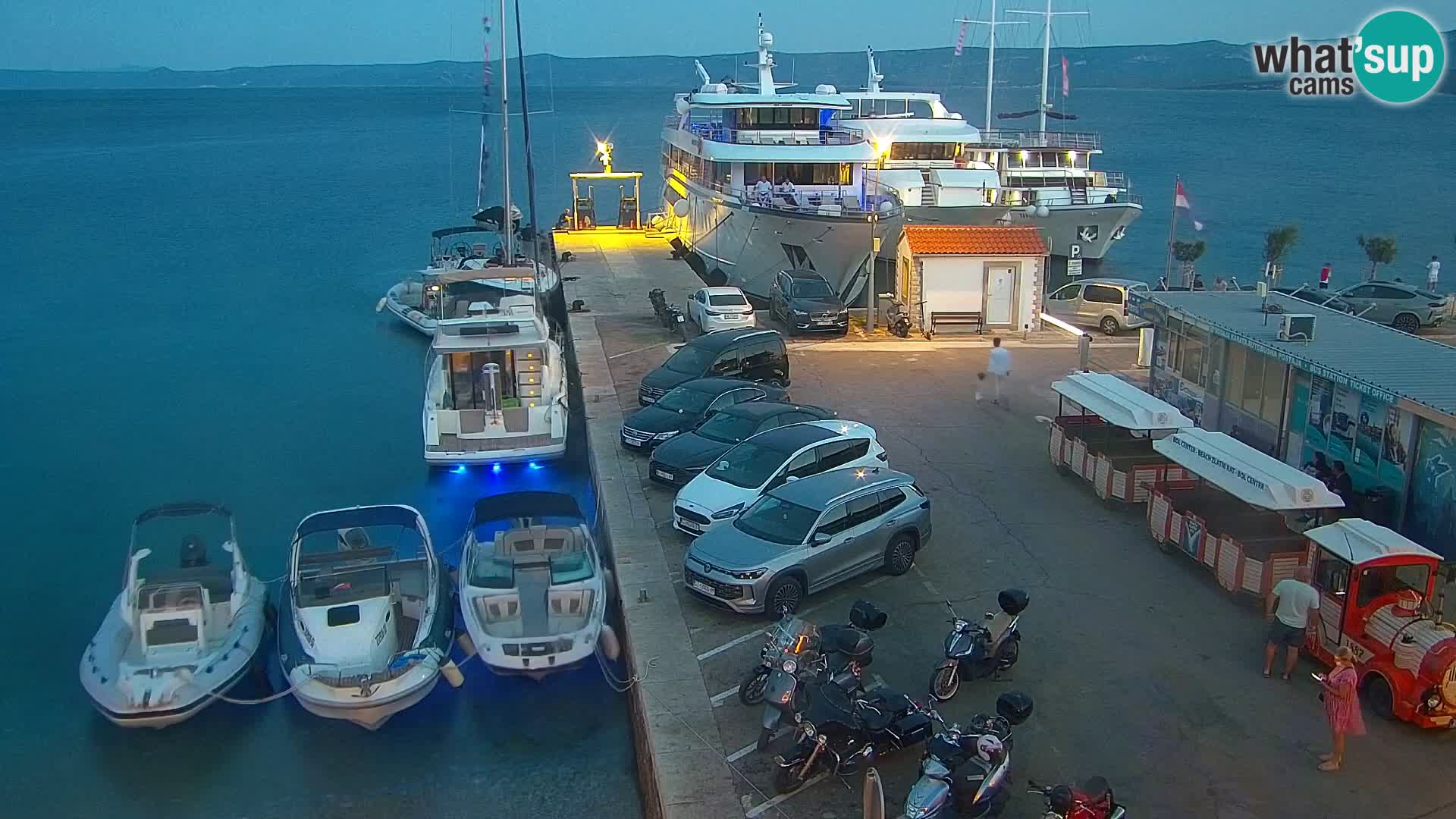 Webcam Bol Town Center & Marina – Live View from Bol, Brač