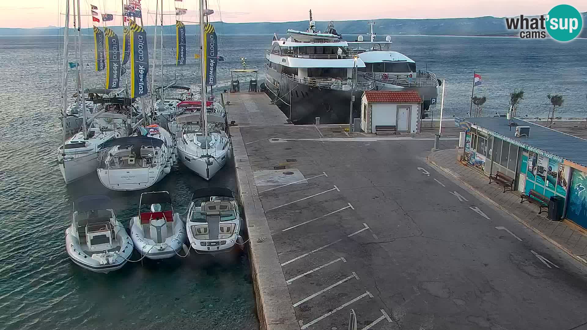 Webcam Bol Town Center & Marina – Live View from Bol, Brač