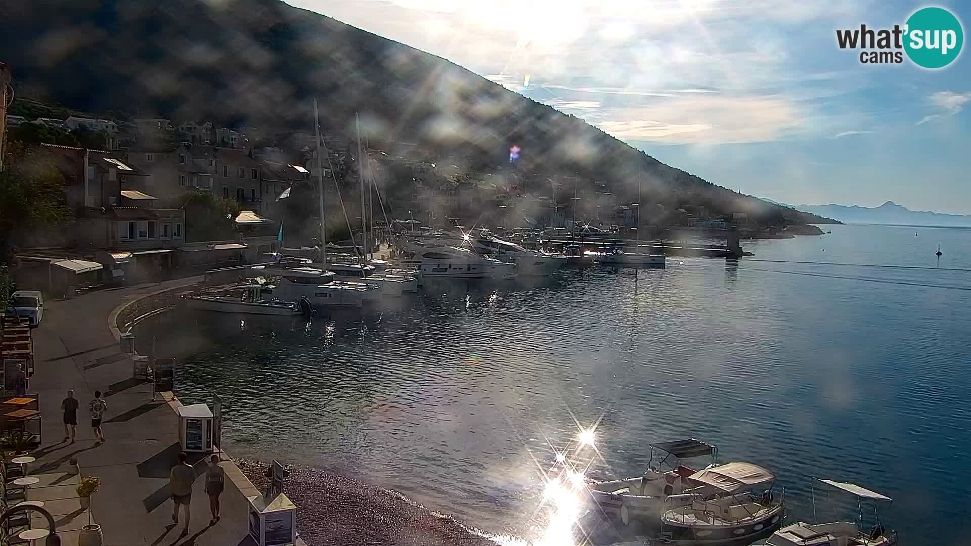 Webcam Bol Centro e Marina – Vista live dal porto di Bol