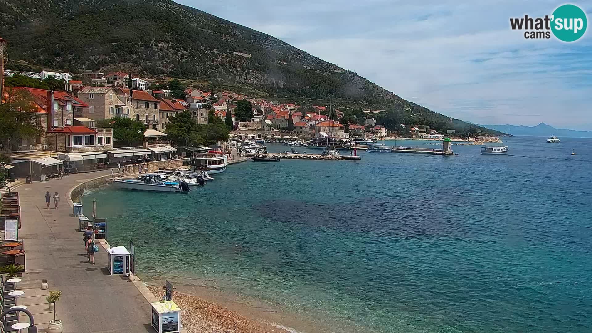Web kamera Bol – Centar mjesta i marina | Pogled uživo