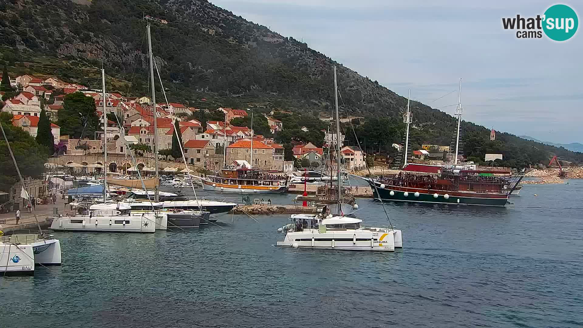 Webcam Bol Town Center & Marina – Live View from Bol, Brač