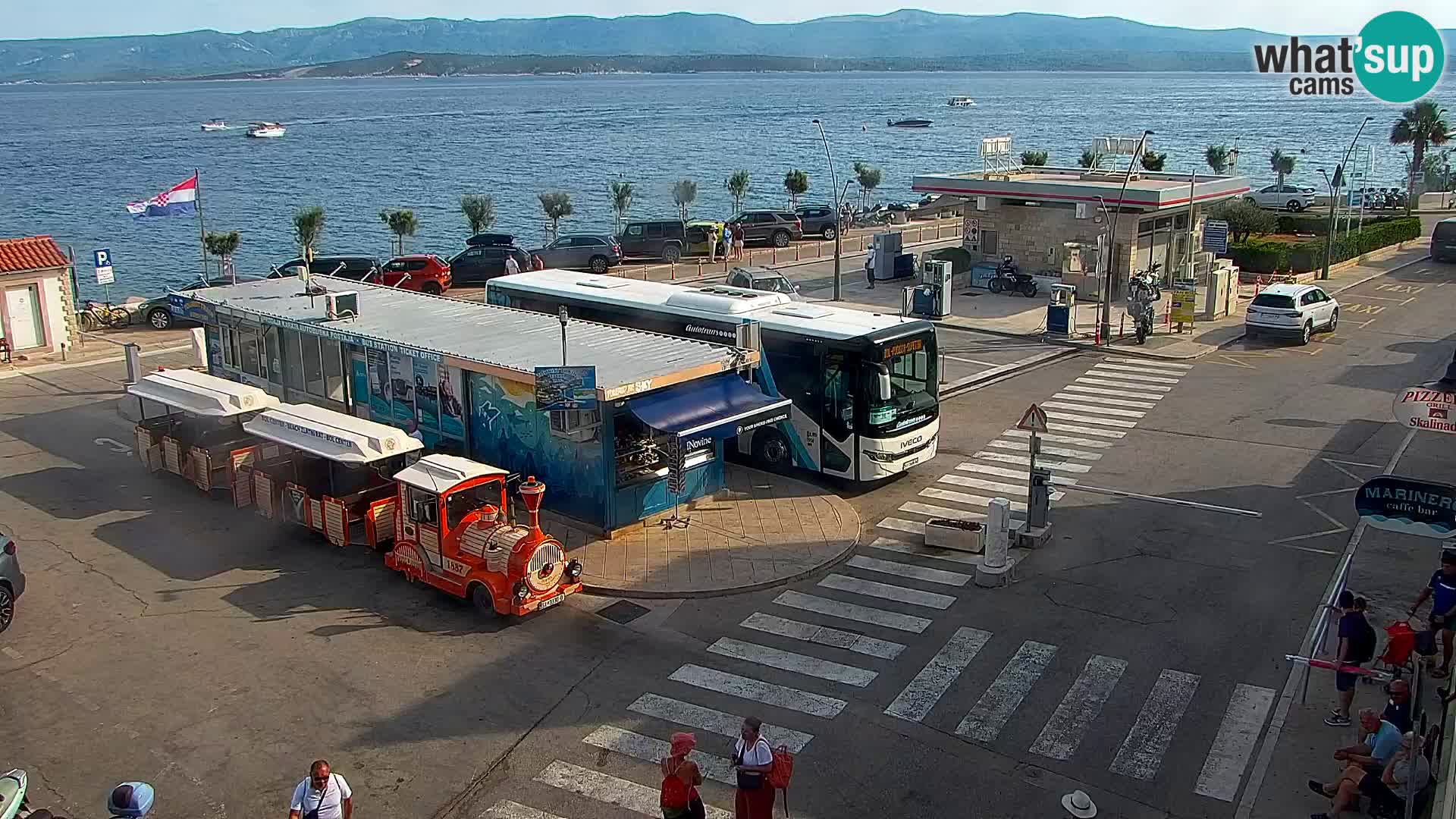Webcam Bol Centro e Marina – Vista live dal porto di Bol