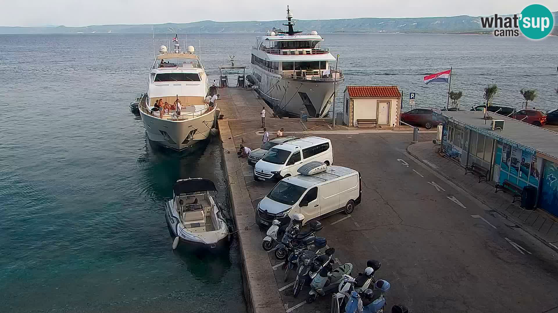 Webcam Bol Hafen & Ortszentrum – Liveblick aus Bol auf der Insel Brač
