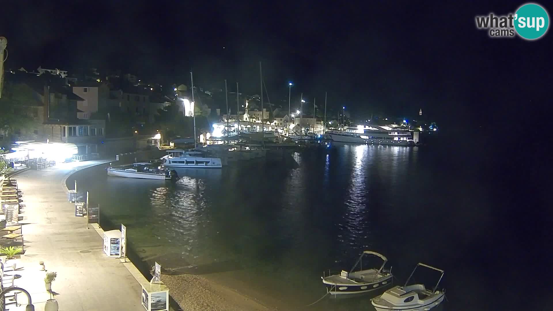 Webcam Bol Centro e Marina – Vista live dal porto di Bol