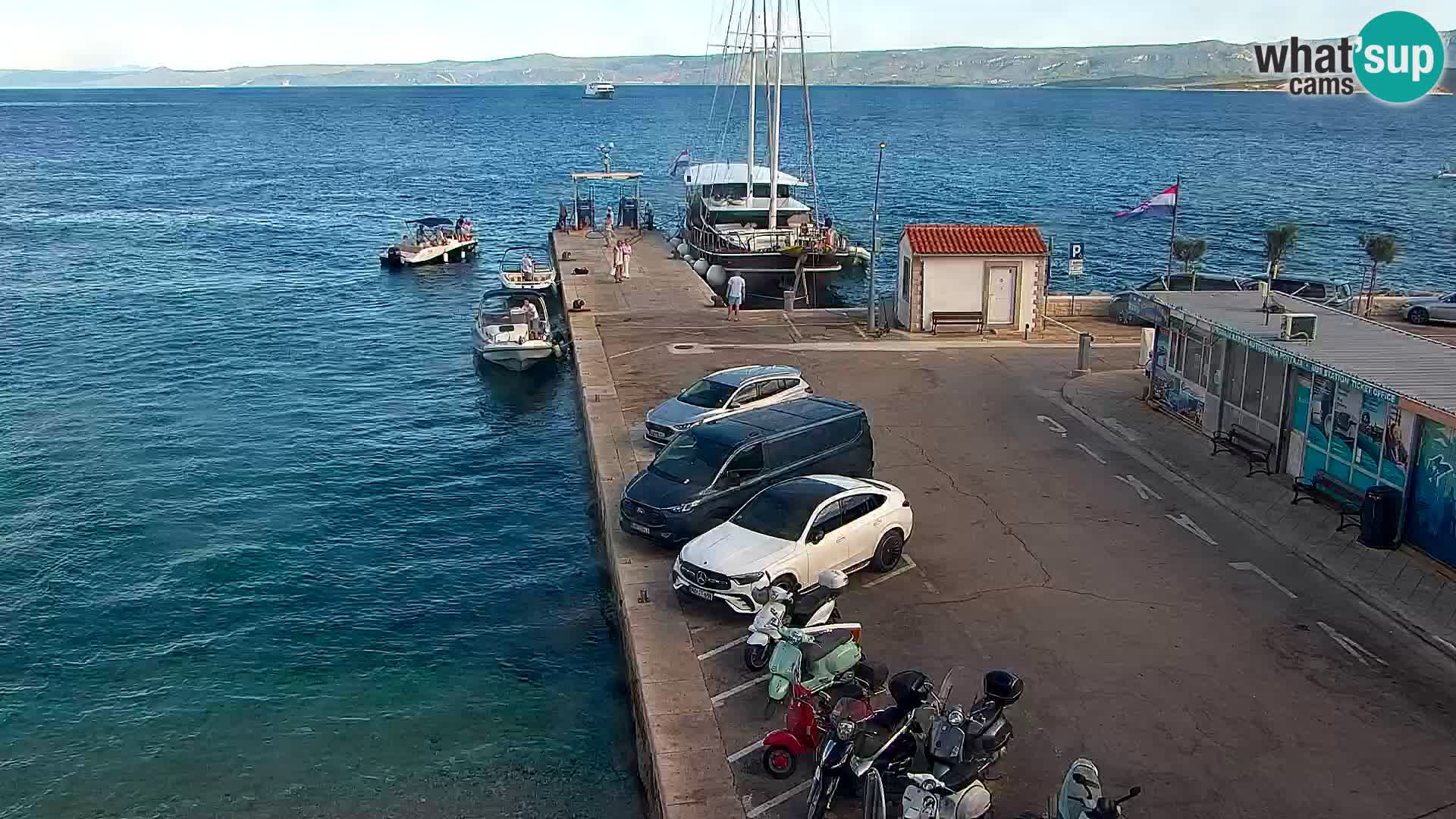 Webcam Bol Hafen & Ortszentrum – Liveblick aus Bol auf der Insel Brač