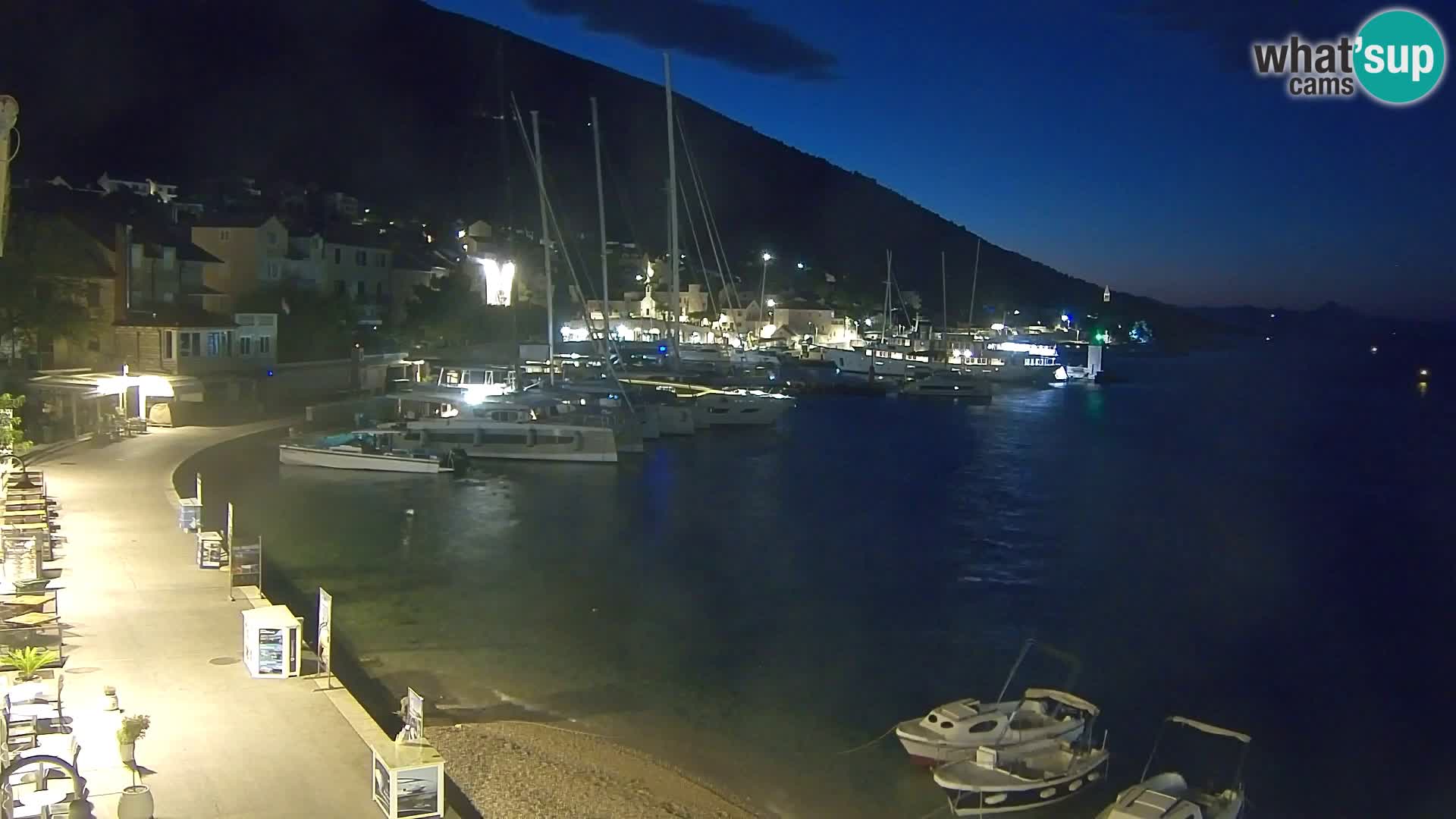 Webcam Bol Centro e Marina – Vista live dal porto di Bol