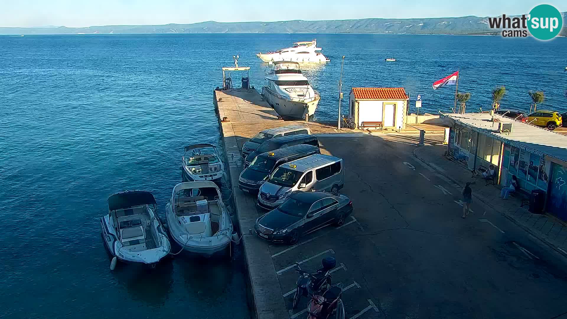 Webcam Bol Town Center & Marina – Live View from Bol, Brač