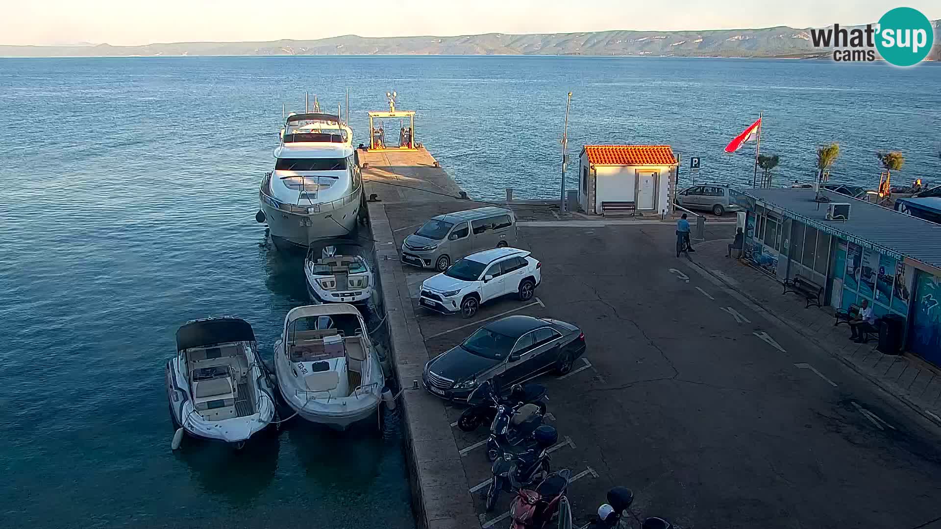 Webcam Bol Town Center & Marina – Live View from Bol, Brač