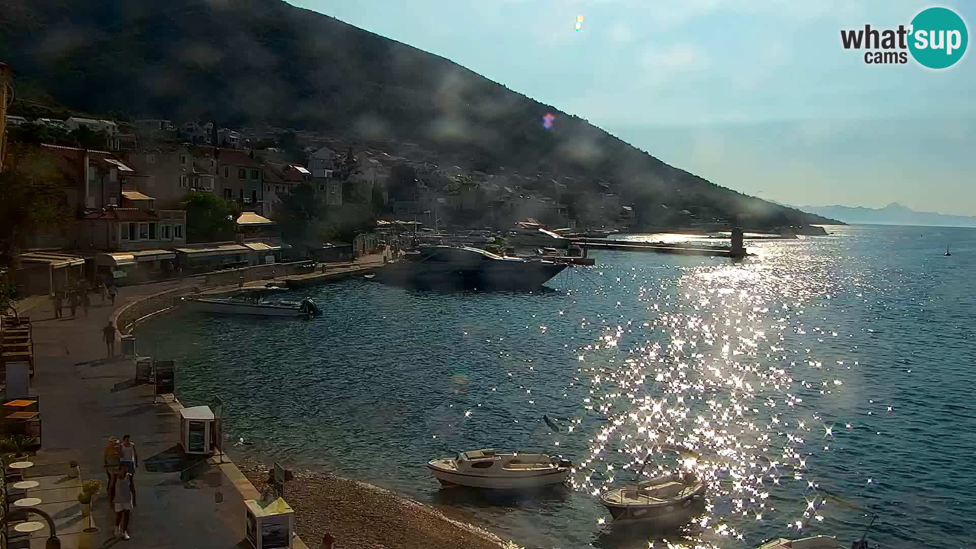 Webcam Bol Centro e Marina – Vista live dal porto di Bol