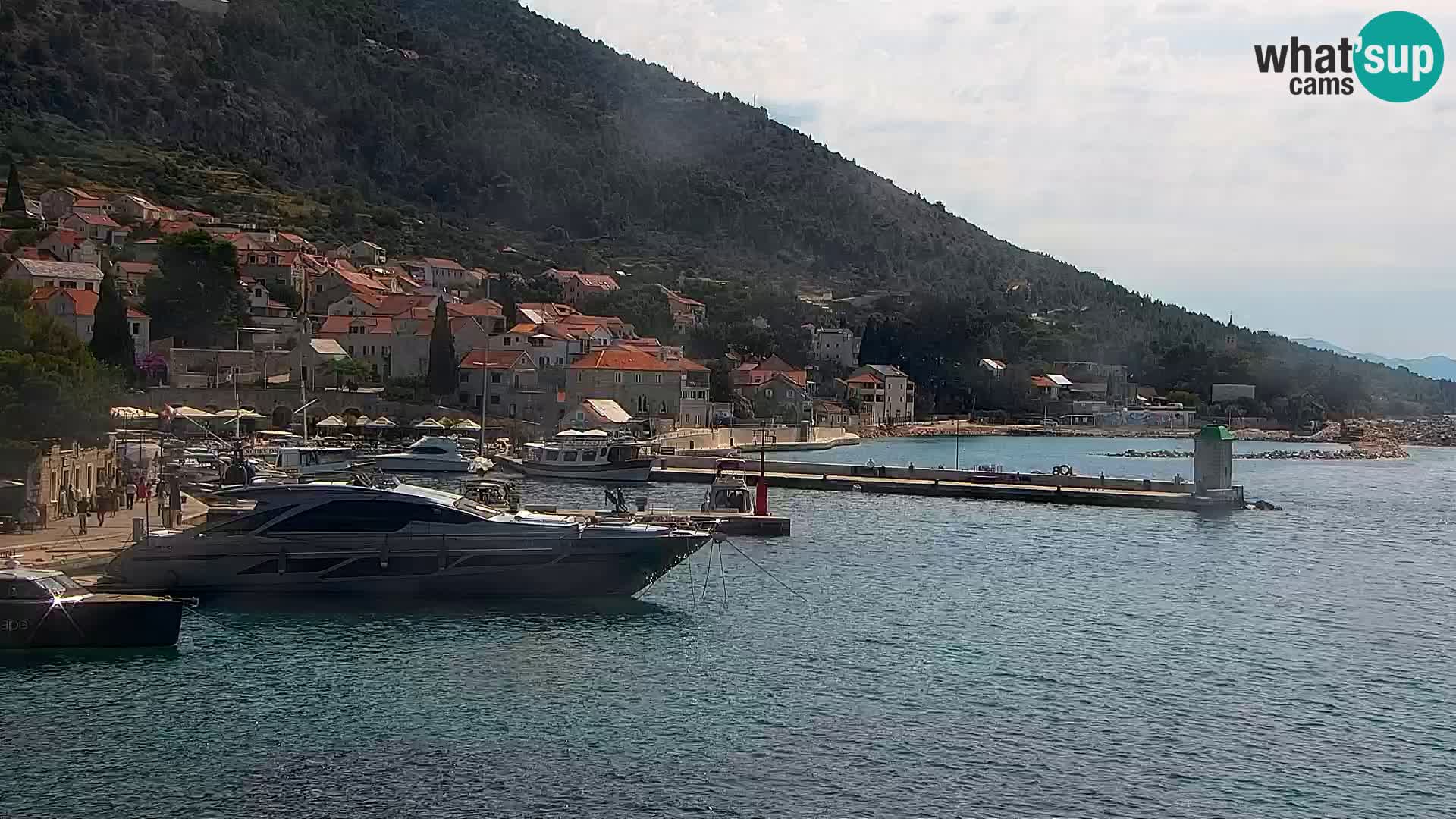 Webcam Bol Centro e Marina – Vista live dal porto di Bol