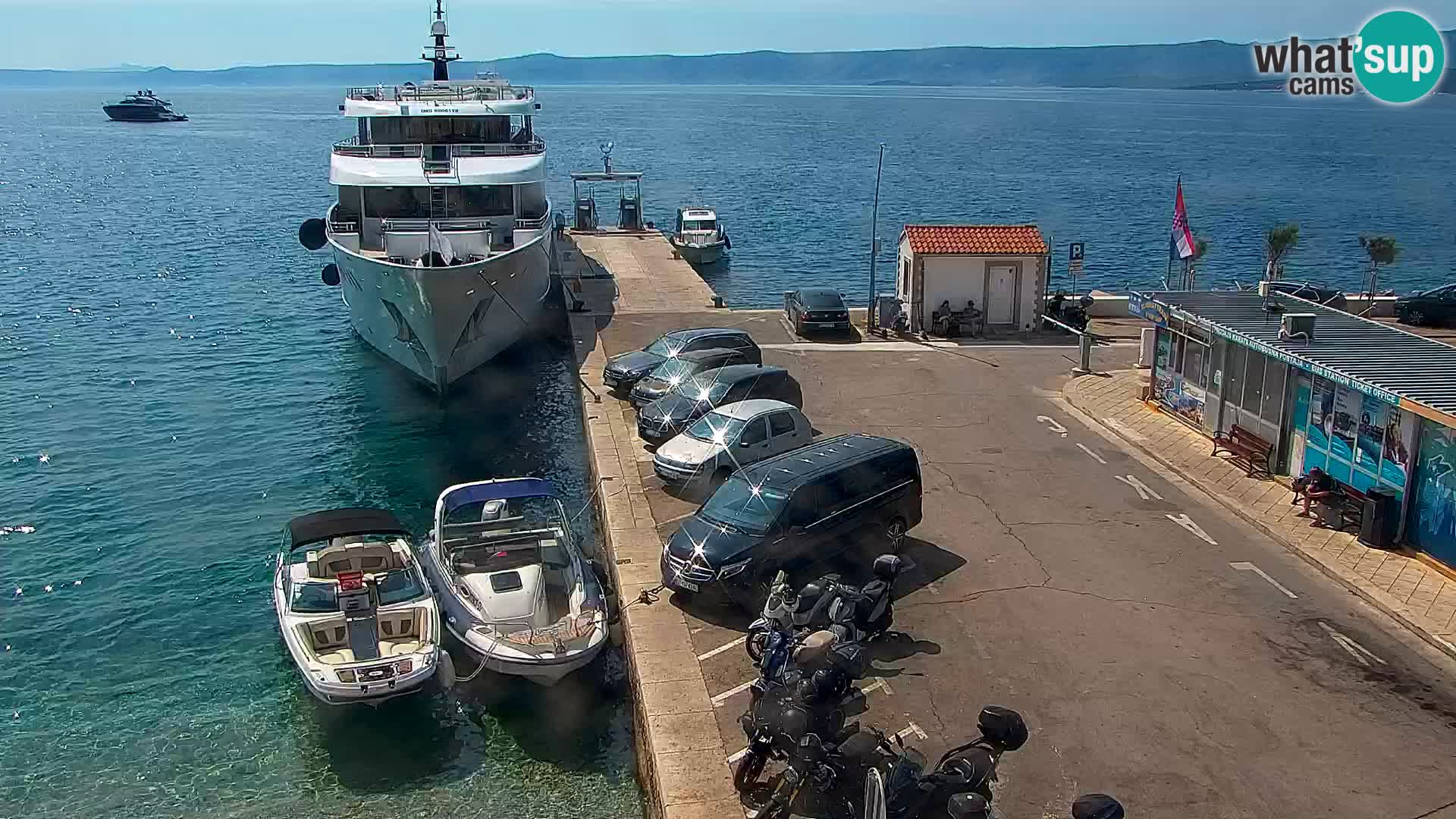 Webcam Bol Town Center & Marina – Live View from Bol, Brač