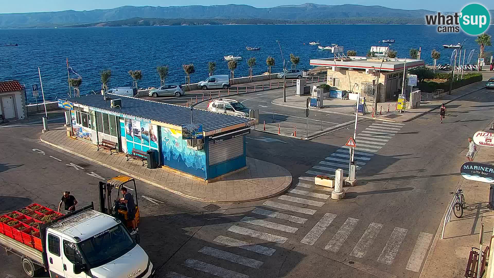 Webcam Bol Centro e Marina – Vista live dal porto di Bol