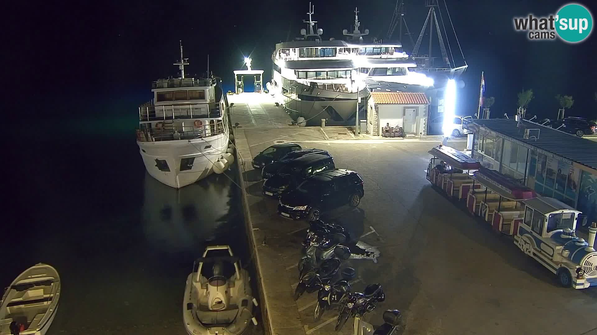 Webcam Bol Hafen & Ortszentrum – Liveblick aus Bol auf der Insel Brač