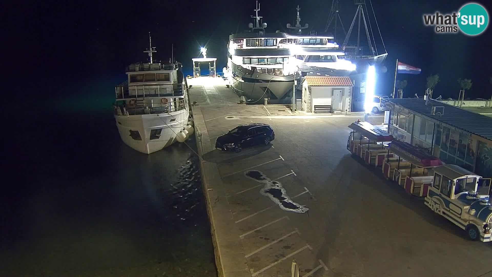 Webcam Bol Hafen & Ortszentrum – Liveblick aus Bol auf der Insel Brač