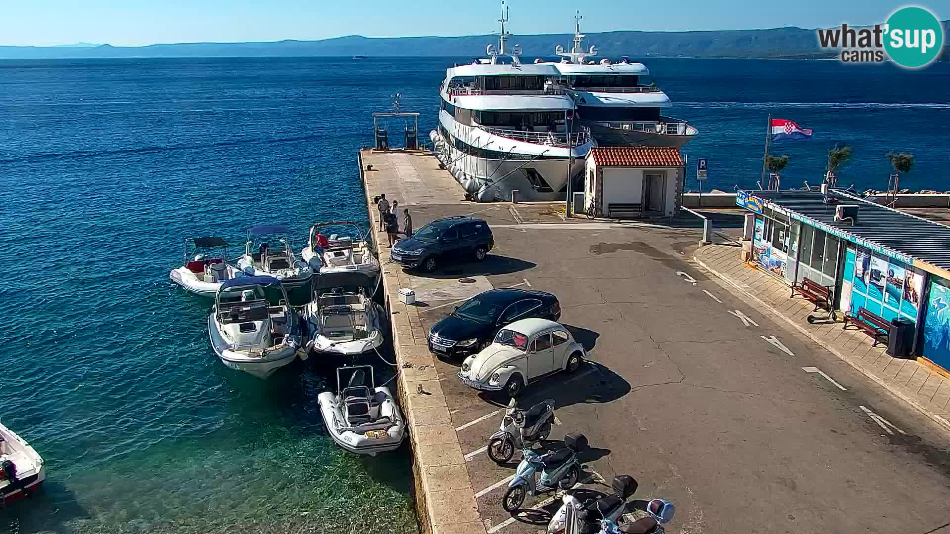 Web kamera Bol – Centar mjesta i marina | Pogled uživo