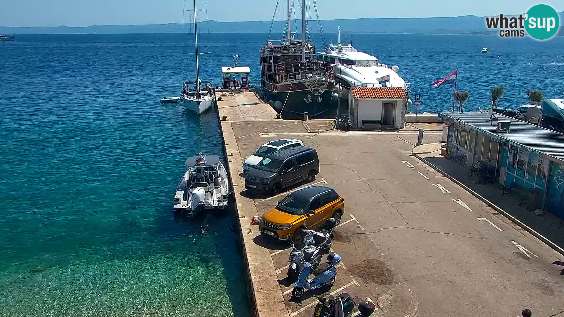 Webcam Bol Town Center & Marina – Live View from Bol, Brač