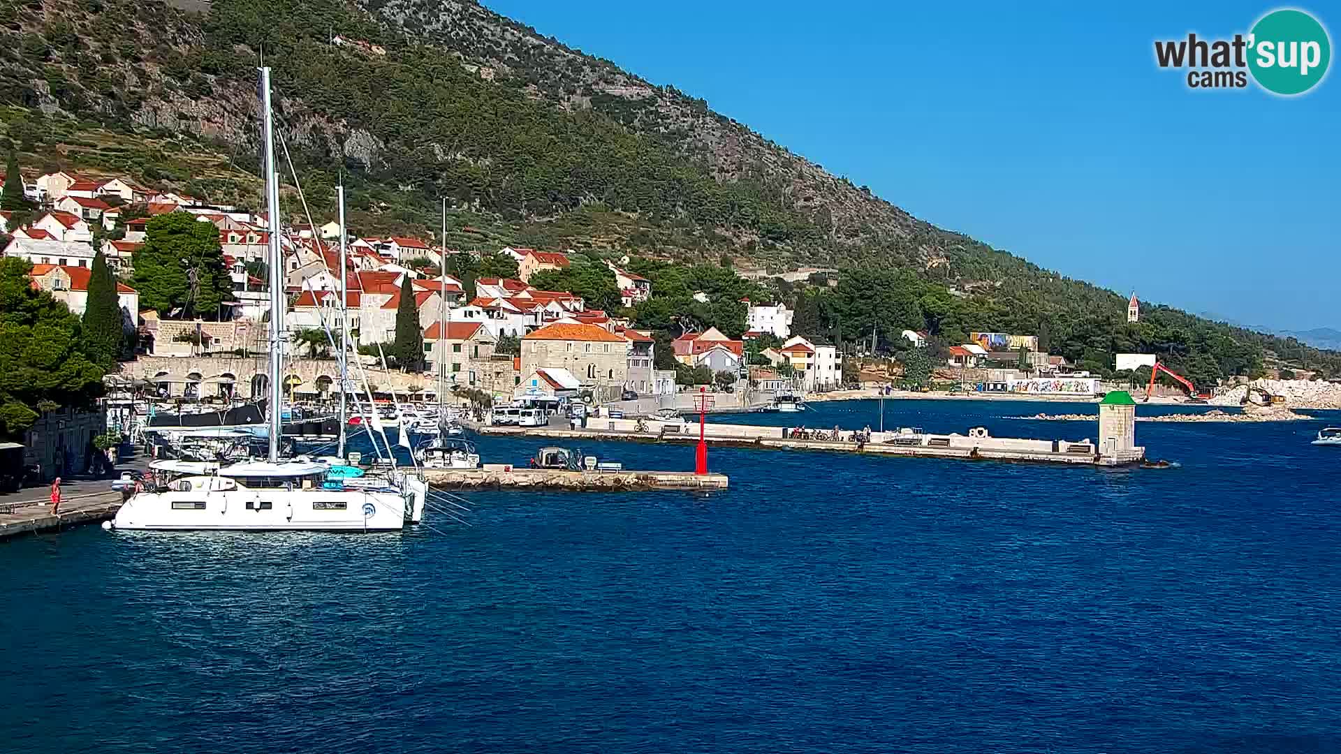 Webcam Bol Town Center & Marina – Live View from Bol, Brač