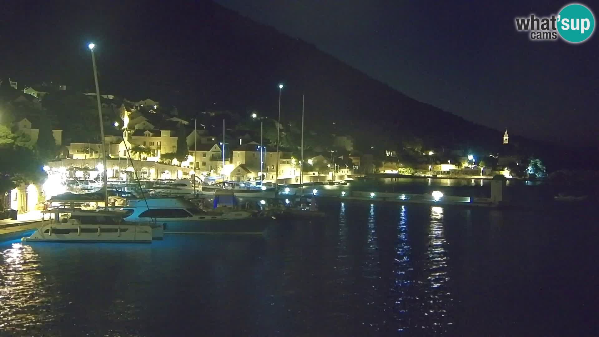 Webcam Bol Centro e Marina – Vista live dal porto di Bol