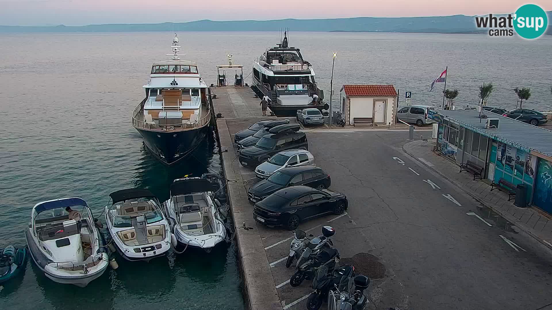 Webcam Bol Hafen & Ortszentrum – Liveblick aus Bol auf der Insel Brač