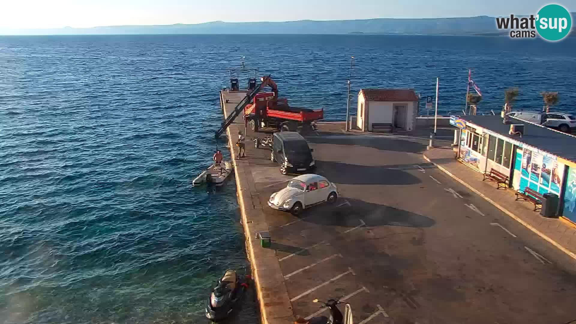 Web kamera Bol – Centar mjesta i marina | Pogled uživo