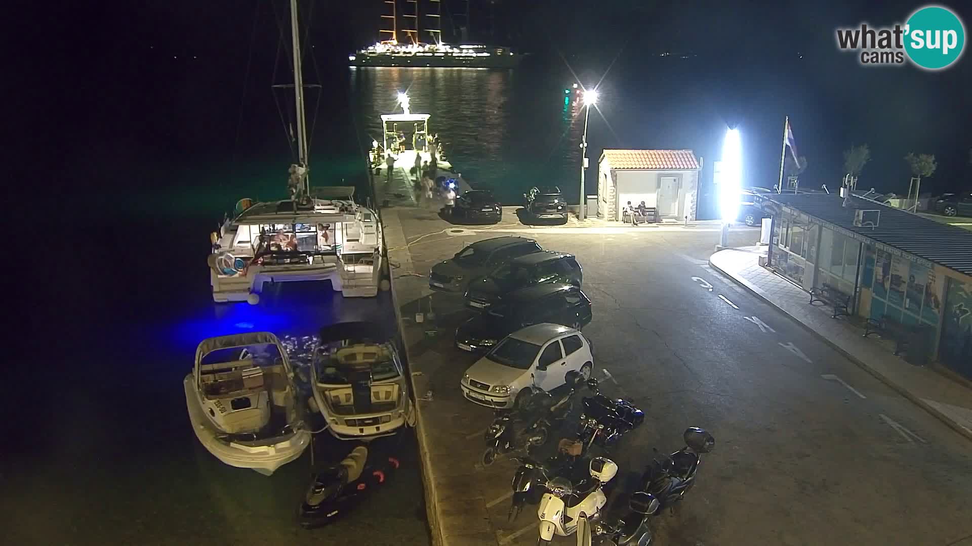 Webcam Bol Town Center & Marina – Live View from Bol, Brač