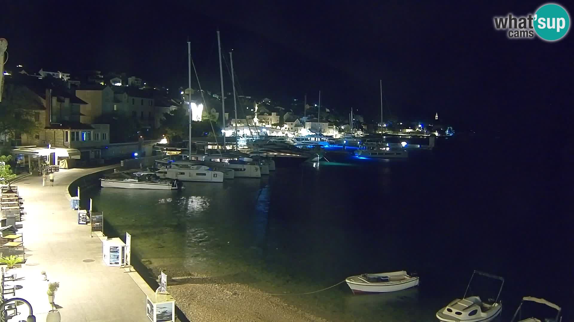 Webcam Bol Centro e Marina – Vista live dal porto di Bol