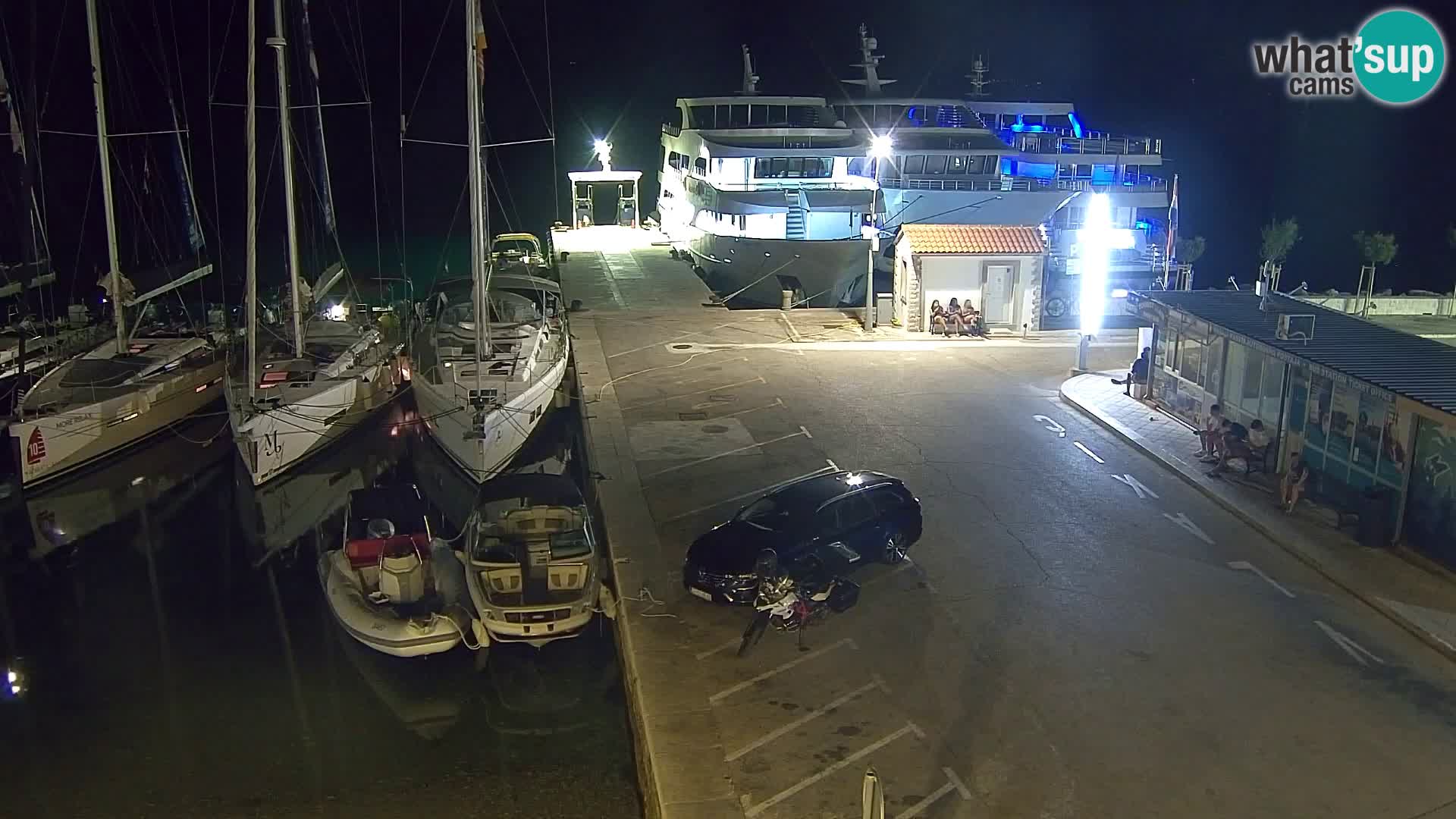 Webcam Bol Town Center & Marina – Live View from Bol, Brač