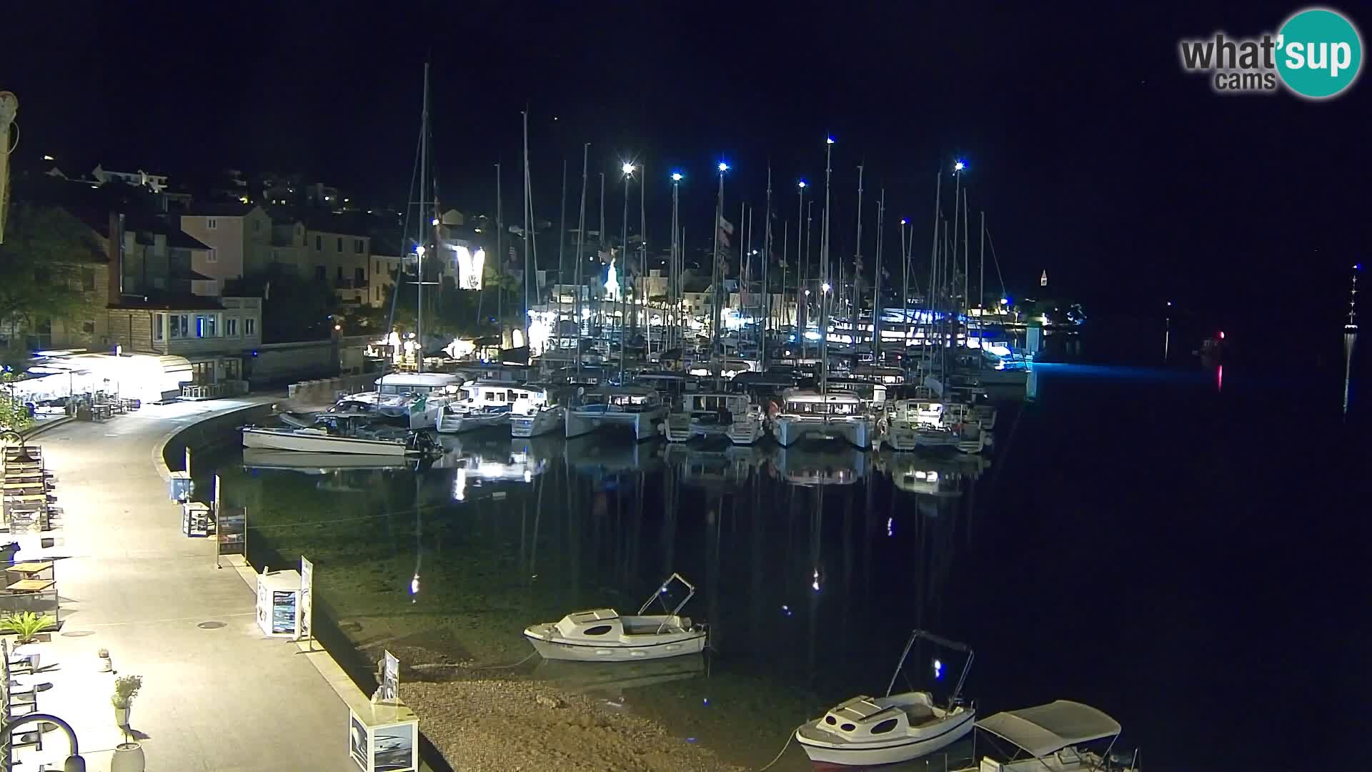 Webcam Bol Centro e Marina – Vista live dal porto di Bol