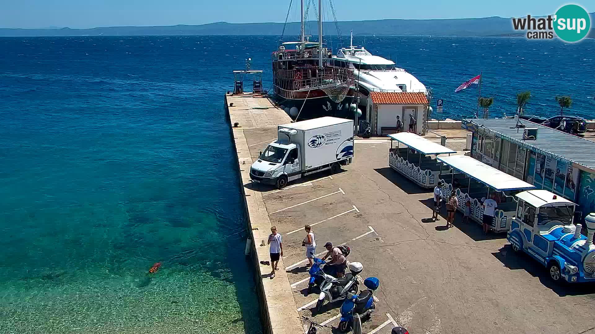 Webcam Bol Town Center & Marina – Live View from Bol, Brač