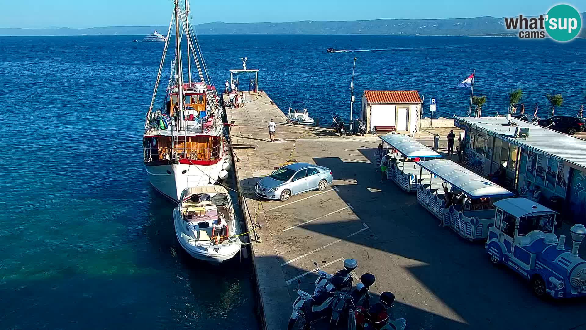 Webcam Bol Town Center & Marina – Live View from Bol, Brač