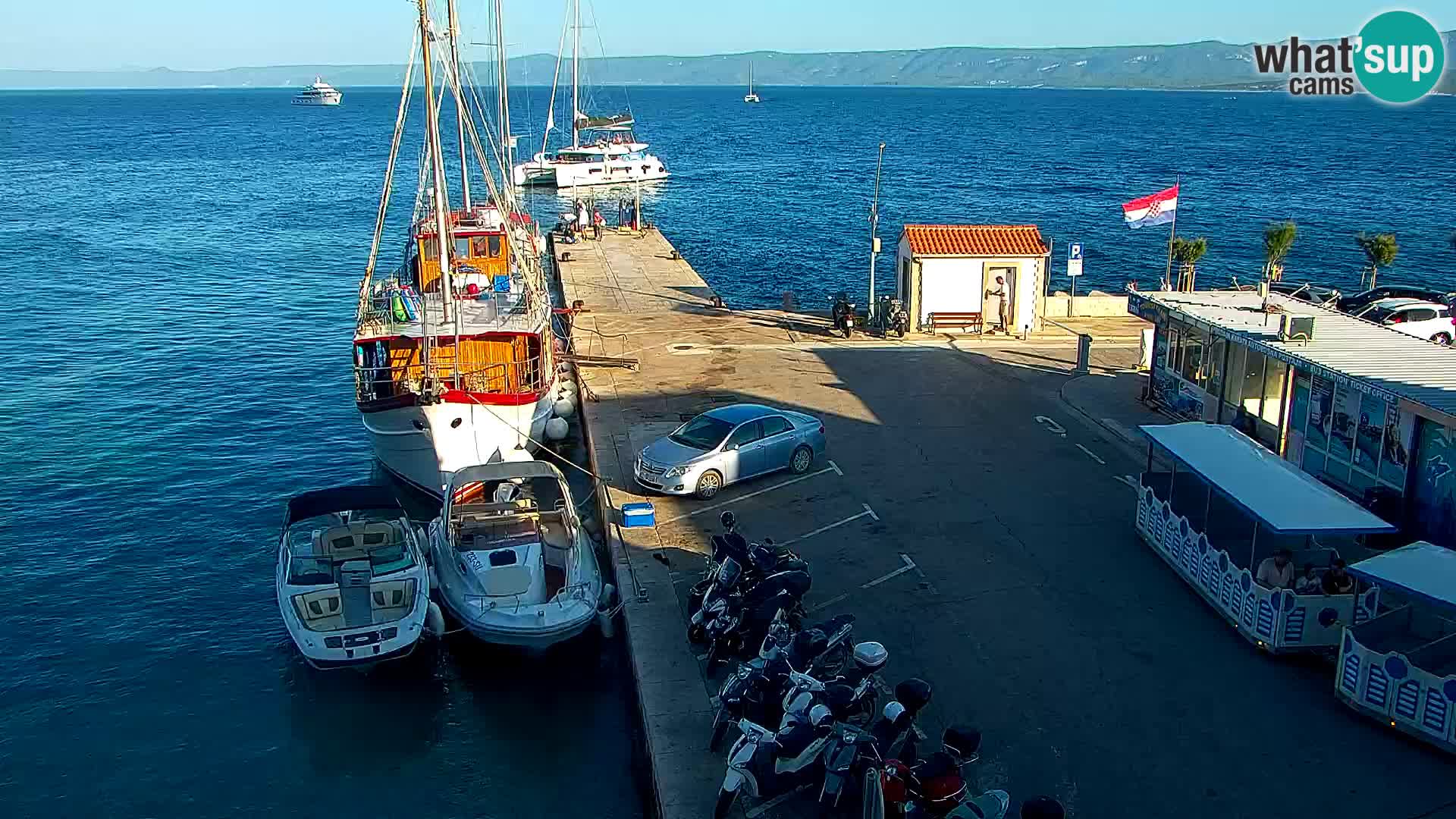 Webcam Bol Town Center & Marina – Live View from Bol, Brač