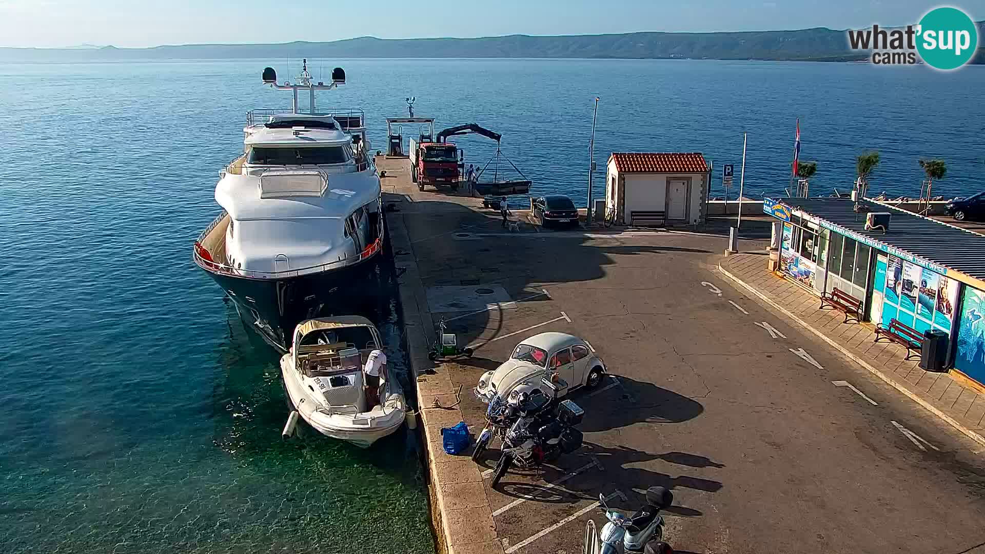 Webcam Bol Hafen & Ortszentrum – Liveblick aus Bol auf der Insel Brač