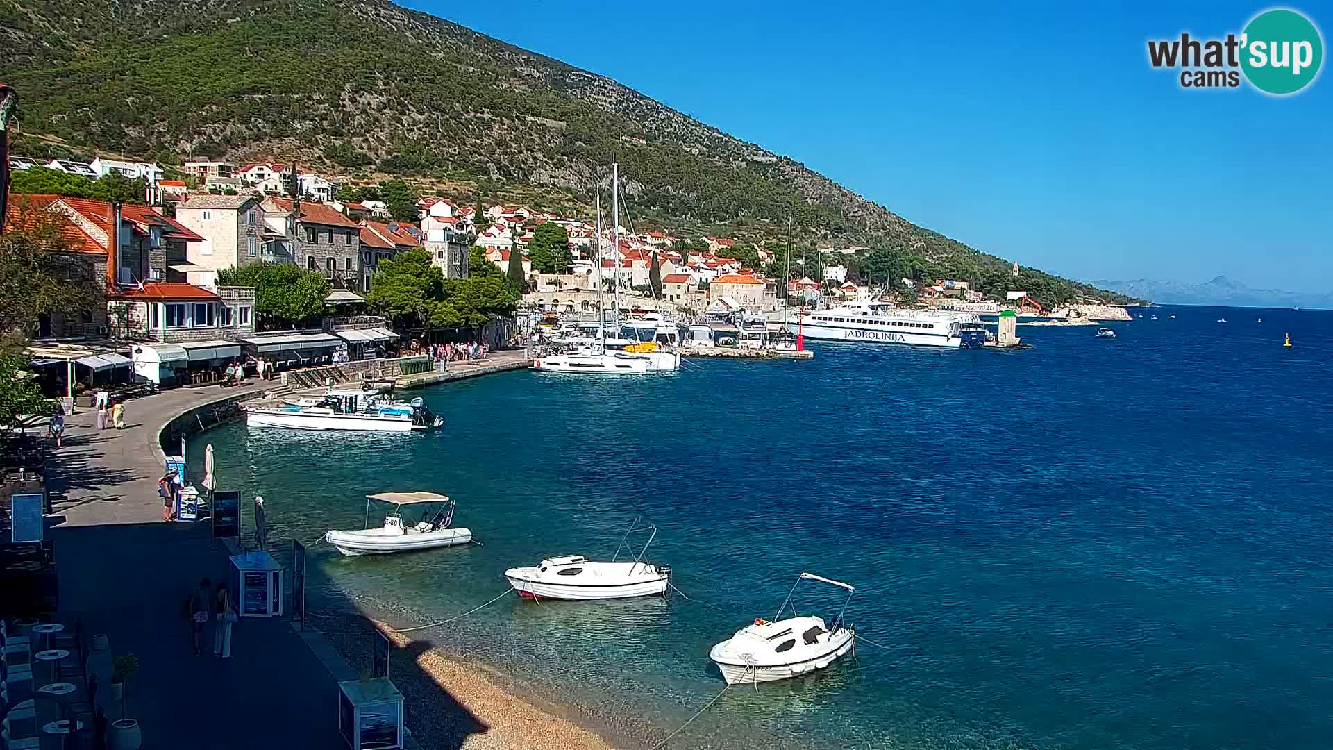 Web kamera Bol – Centar mjesta i marina | Pogled uživo