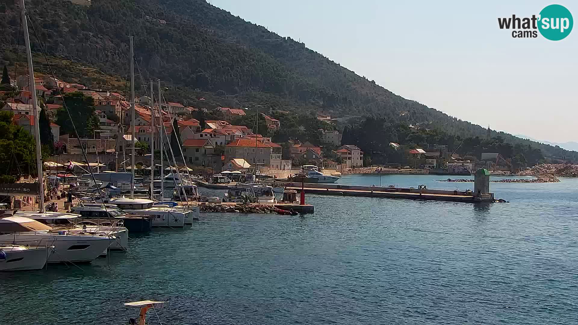 Webcam Bol Hafen & Ortszentrum – Liveblick aus Bol auf der Insel Brač