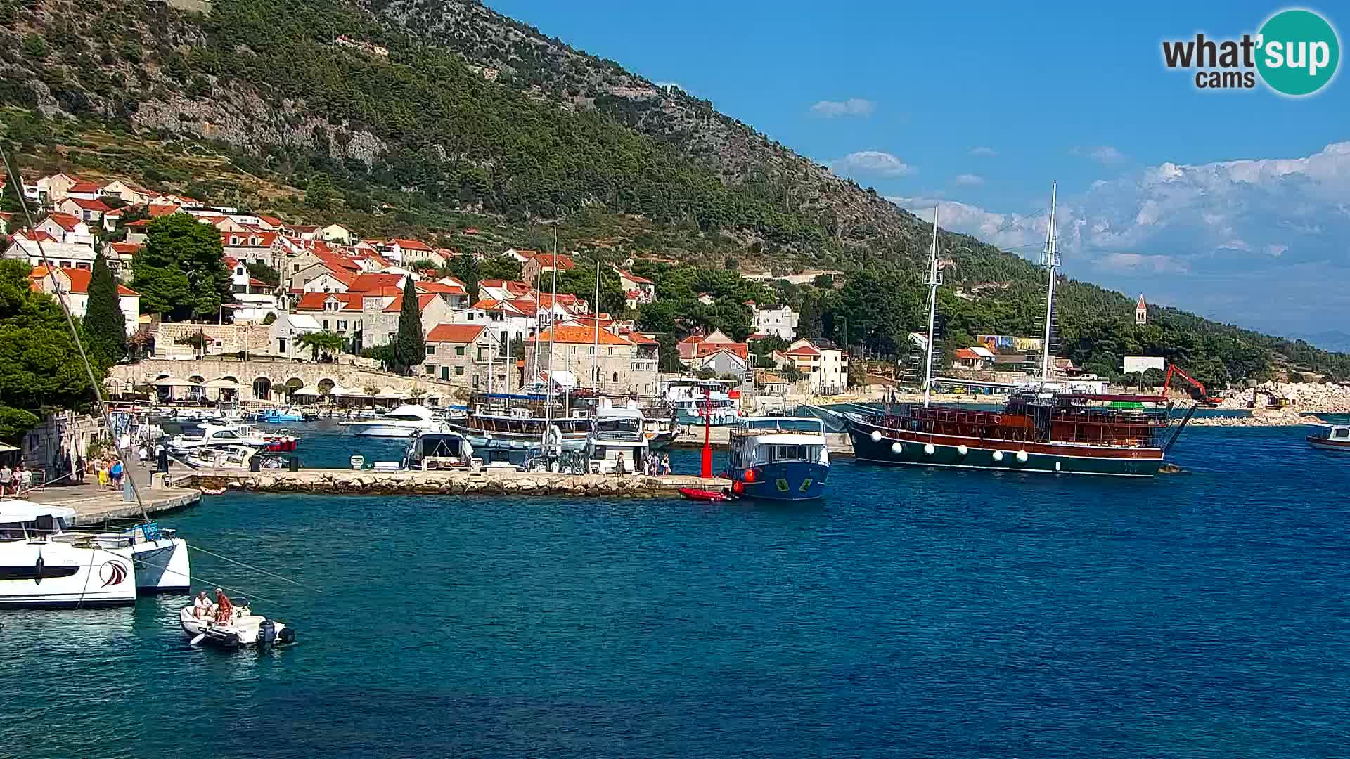 Webcam Bol Town Center & Marina – Live View from Bol, Brač