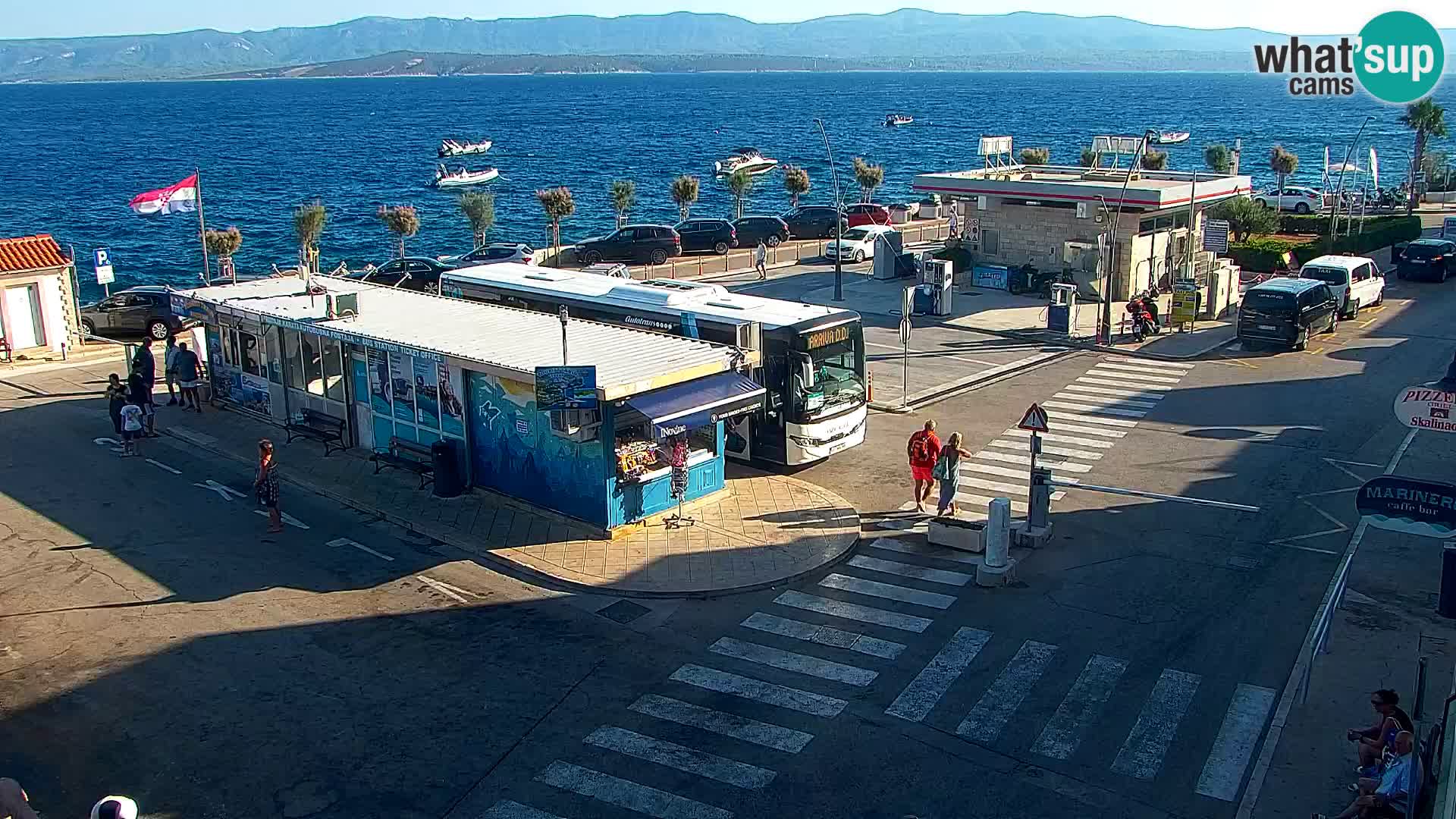Webcam Bol Centro e Marina – Vista live dal porto di Bol