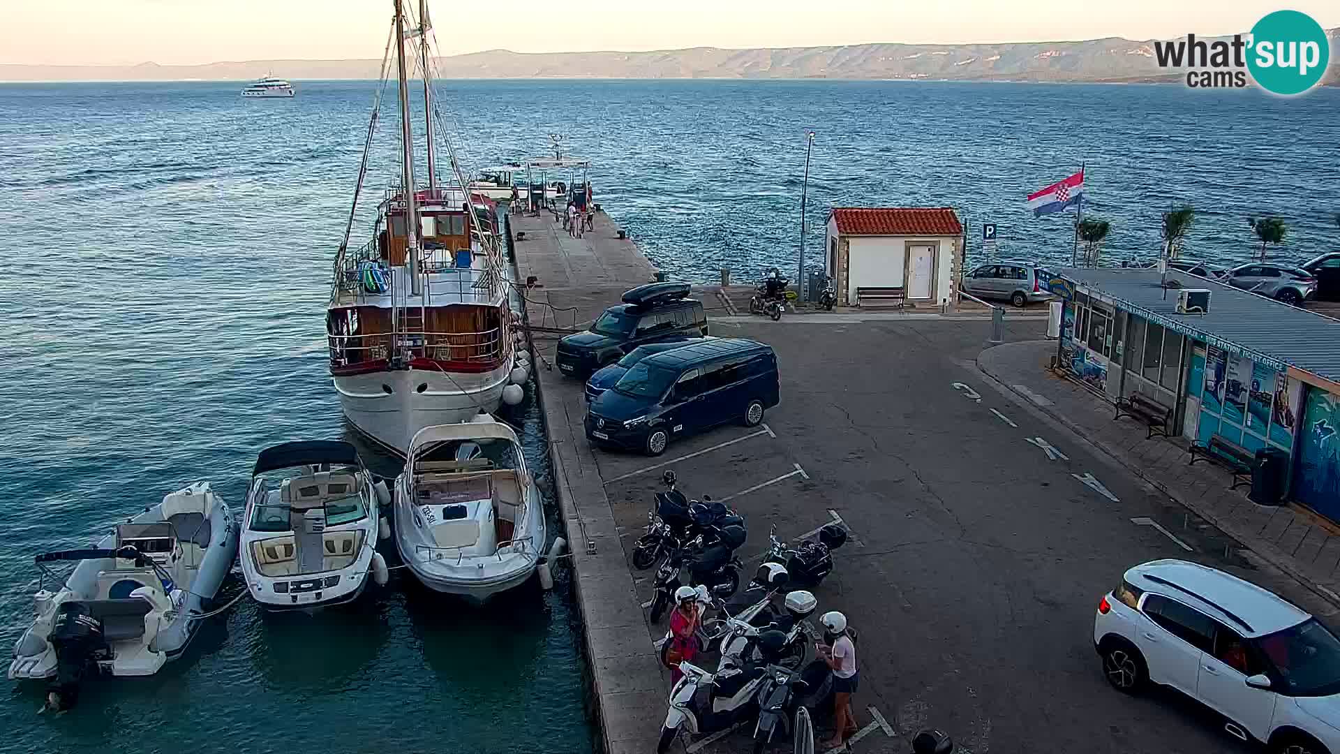 Webcam Bol Town Center & Marina – Live View from Bol, Brač